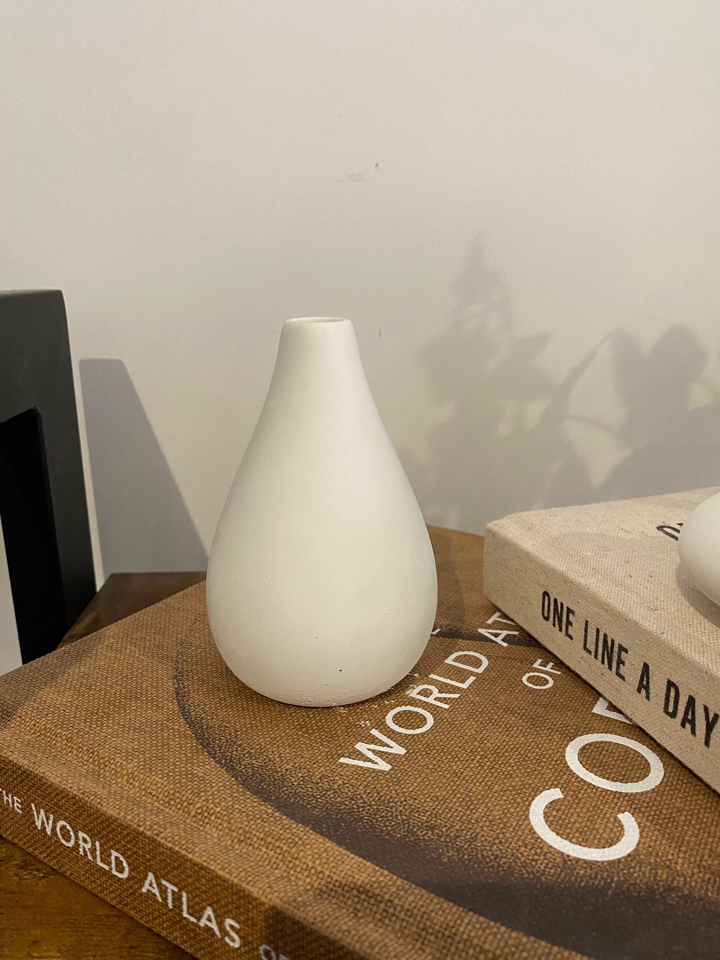 Concrete Minimal Teardrop Bud Vase | Short Bud Stem Vase | Dried Flower Vase