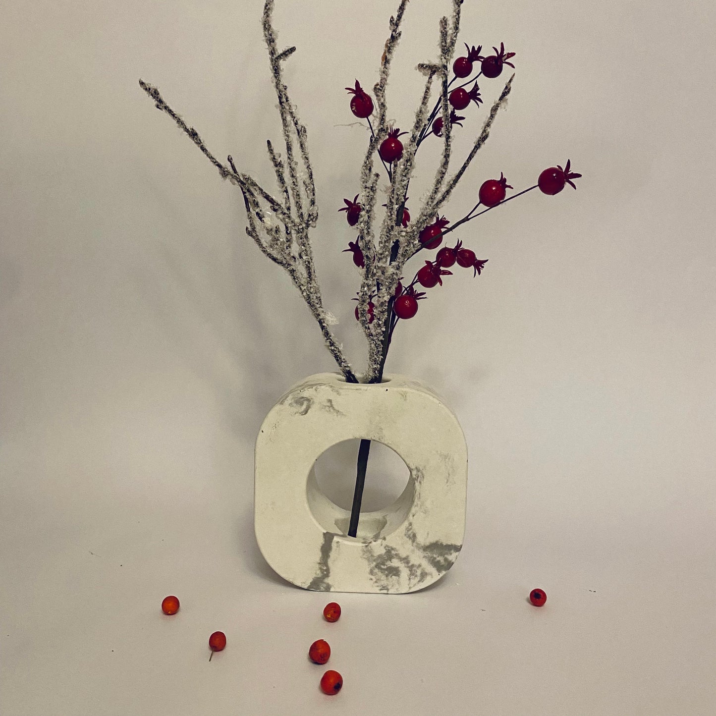 Concrete Donut Display Vase | Nordic Vase | Round & Squared Vase | Dried Floral Arrangement