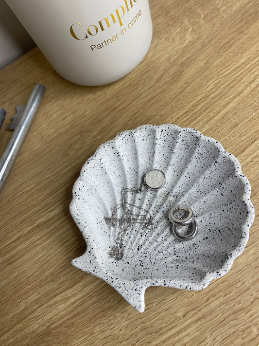 Concrete shell jewellery dish | trinket dish | ring tray